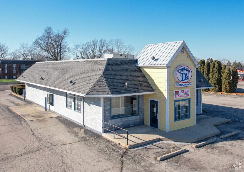 Primary Photo Of 718 N Us-31, Greenwood Fast Food For Lease