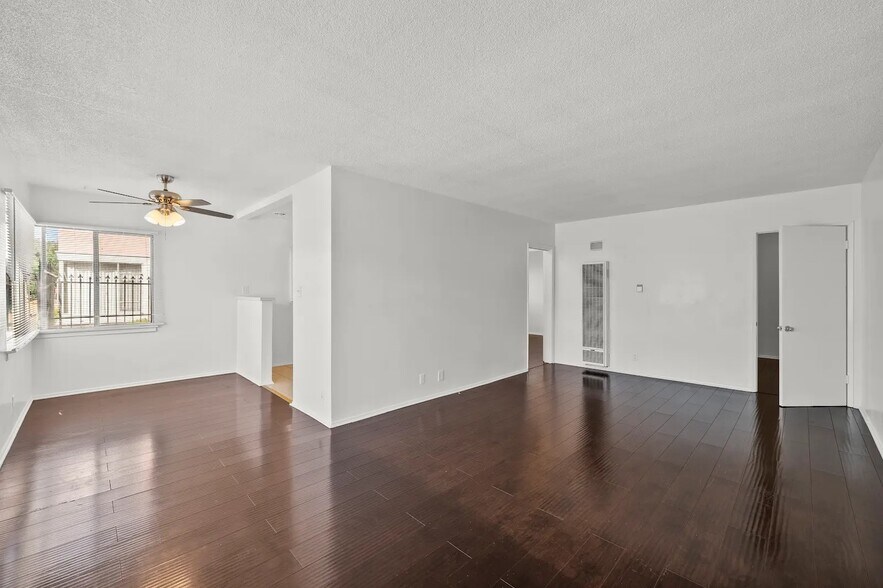 More Photos Of 4015 Palmwood Dr, Los Angeles Apartments For Sale