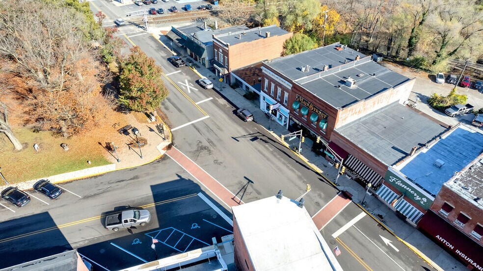More Photos Of 119 S Calumet Ave, Chesterton Storefront Retail Residential For Lease