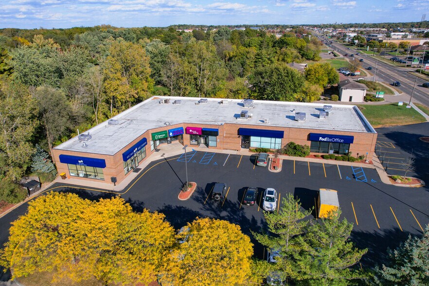 More Photos Of 6240-6258 W Saginaw Hwy, Lansing Storefront For Sale