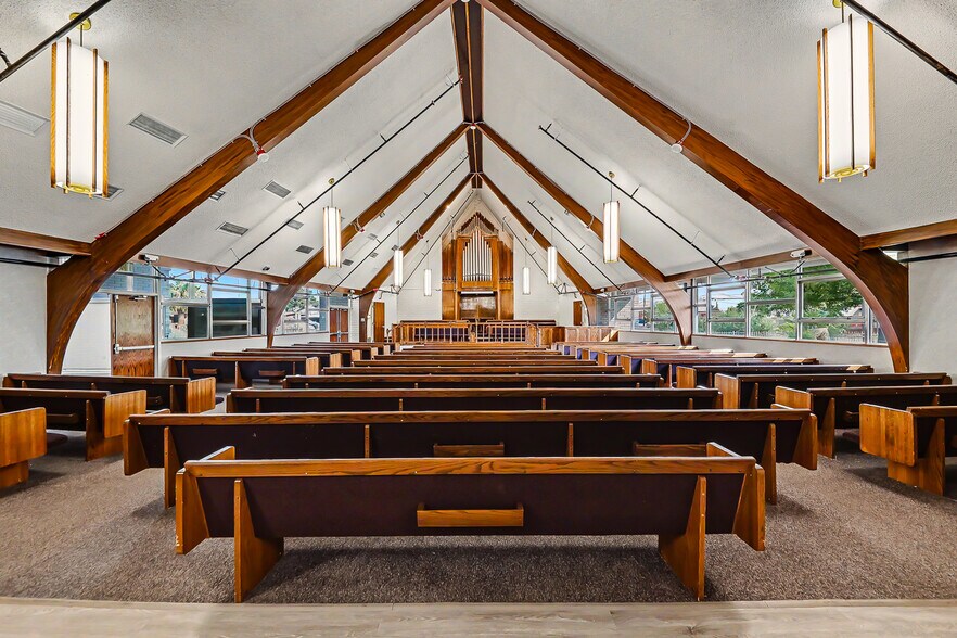 More Photos Of 2401 E Tonopah Ave, North Las Vegas Religious Facility For Sale