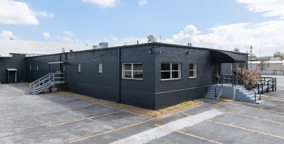 More Photos Of 900 Canal St, Jacksonville Distribution For Lease