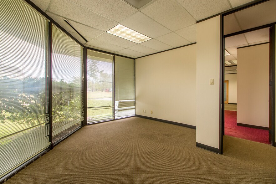 More Photos Of 14413 Cornerstone Village Dr, Houston Office For Lease