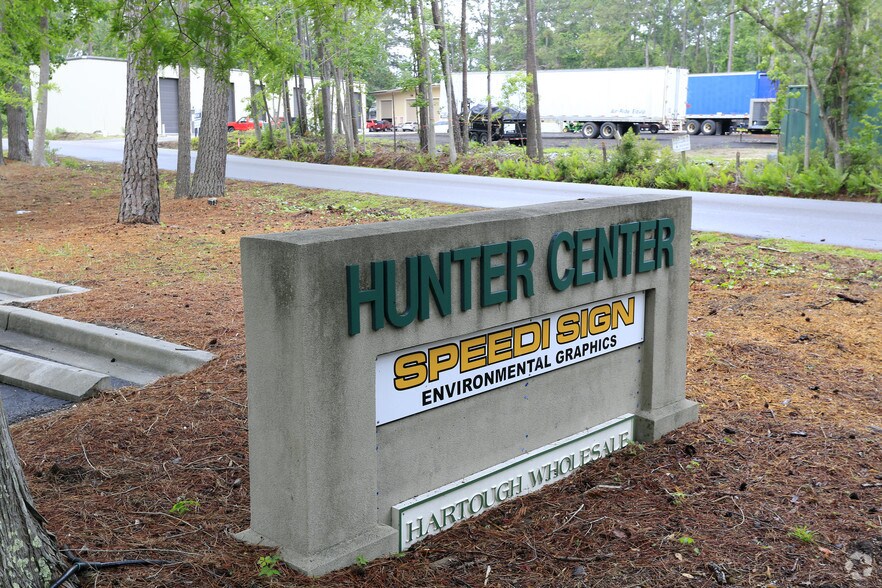 More Photos Of 5 Hunter Rd, Hilton Head Flex For Lease