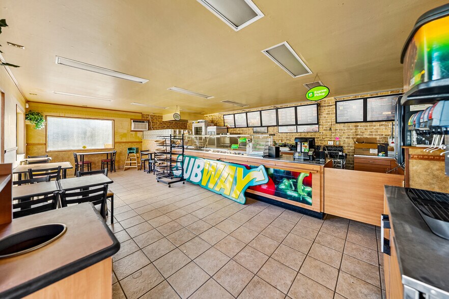 More Photos Of 21823 Highway 62, Shady Cove Storefront For Lease