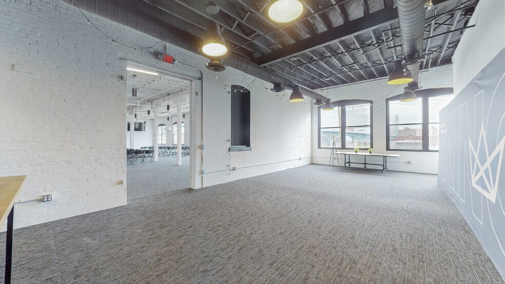 More Photos Of 2111 Center St, Cleveland Storefront Retail Office For Lease