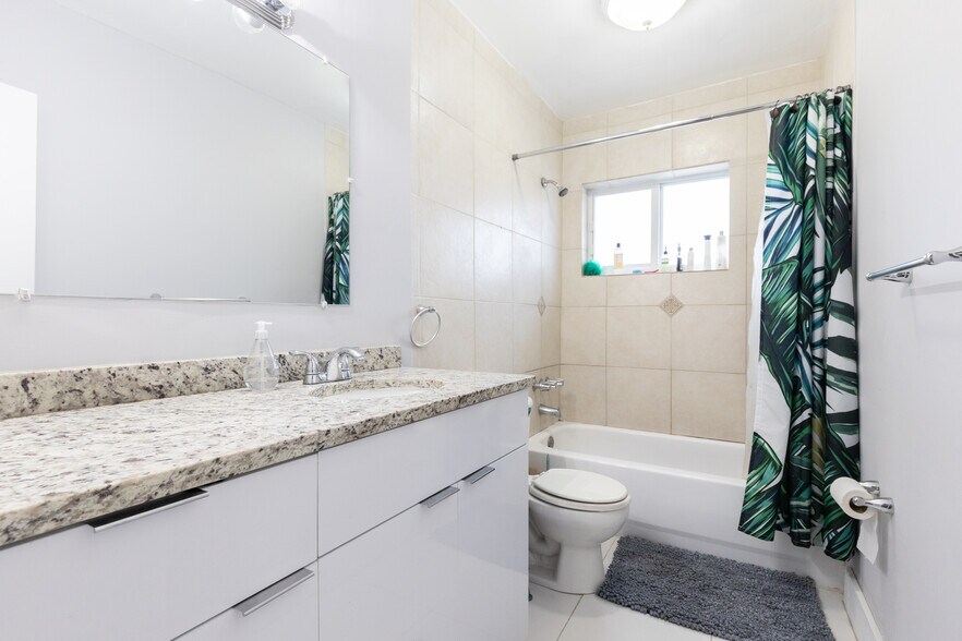 More Photos Of 13201 Memorial Hwy, North Miami Apartments For Sale