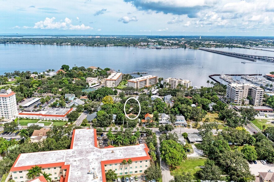 More Photos Of 1533 1st Avenue Dr W, Bradenton Multifamily For Sale