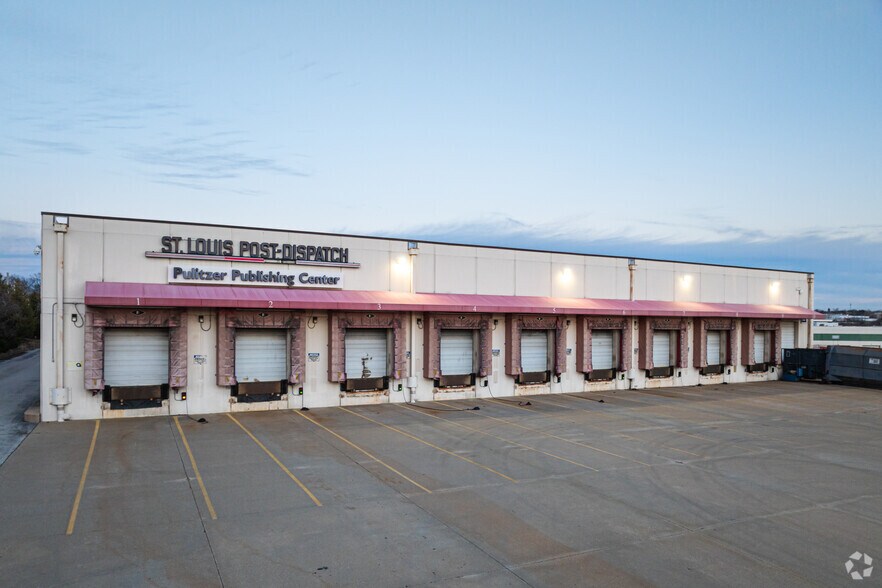More Photos Of 11700 Dunlap Industrial Blvd, Maryland Heights Warehouse For Lease