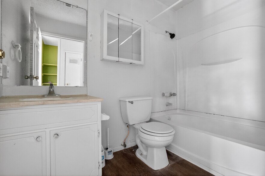 More Photos Of 1500 Park Ln, Georgetown Multifamily For Sale