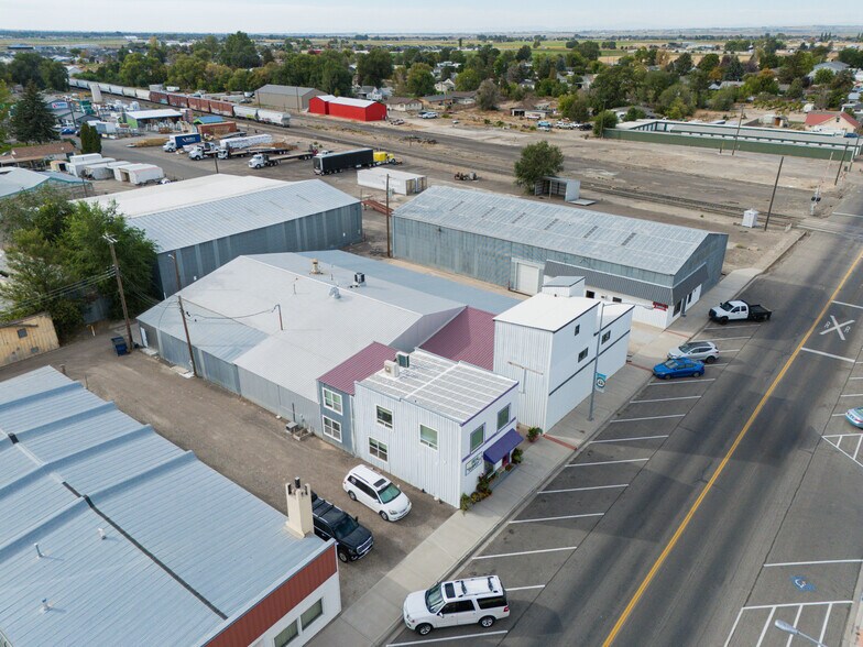 More Photos Of 319 Main St N, Kimberly Warehouse For Sale