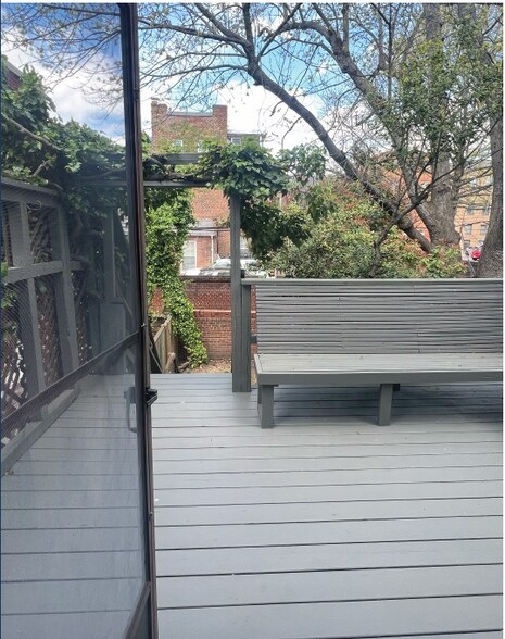More Photos Of 917 Prince St, Alexandria Office Residential For Lease