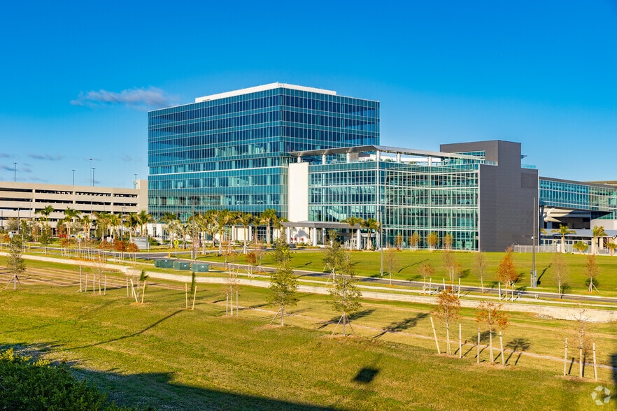 More Photos Of 5411 SkyCenter Dr, Tampa Office For Lease