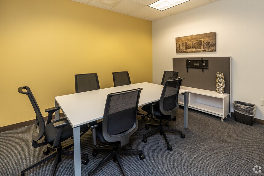 More Photos Of 841 Prudential Dr, Jacksonville Coworking Space