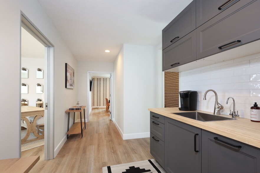 More Photos Of 201 Marine Ave, Newport Beach Office For Sale