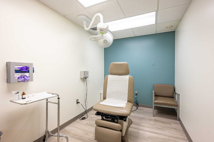 More Photos Of 6719 Gall Blvd, Zephyrhills Medical For Sale