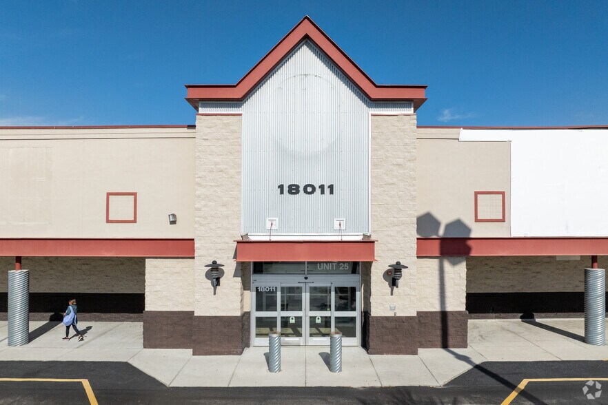 More Photos Of 18011 S Tamiami Trl, Fort Myers Unknown For Lease