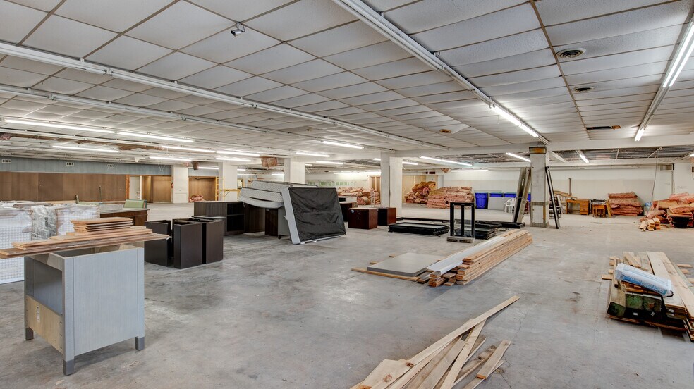 More Photos Of 2015 Payne st, Tell City Light Distribution For Sale