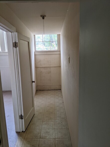 More Photos Of 14-16 Ruxton Ave, Manitou Springs Storefront Retail Residential For Lease