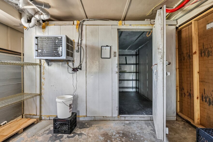 More Photos Of 206 W Spruce St, Gillespie Religious Facility For Sale