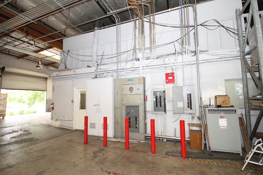 More Photos Of 444 Athol St, San Bernardino Warehouse For Sale