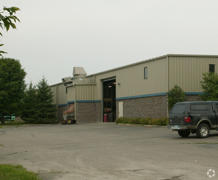 More Photos Of 21075 Eaton Ave, Farmington Manufacturing For Lease