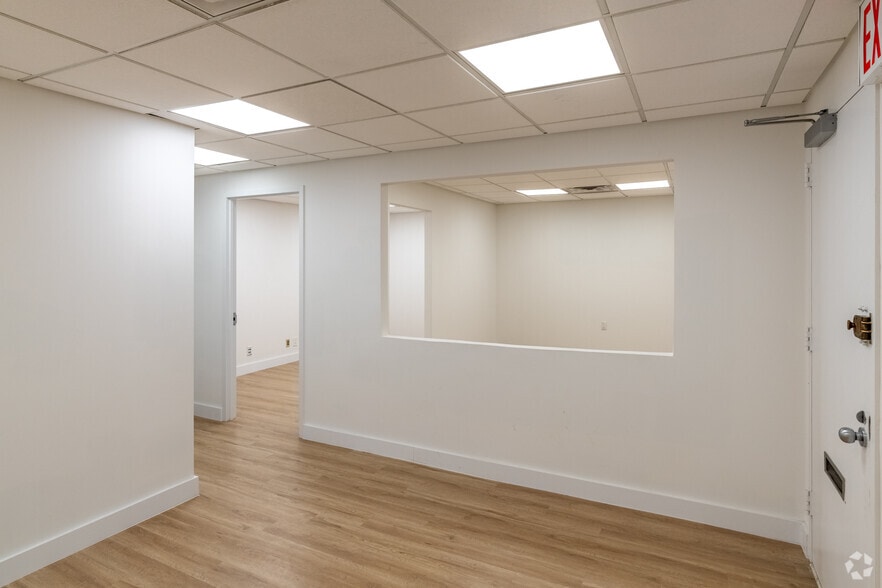 More Photos Of 345 E 37th St, New York Medical For Sale