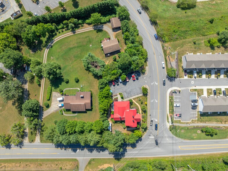 More Photos Of 4 Northcrest Dr, Weaverville Office For Sale