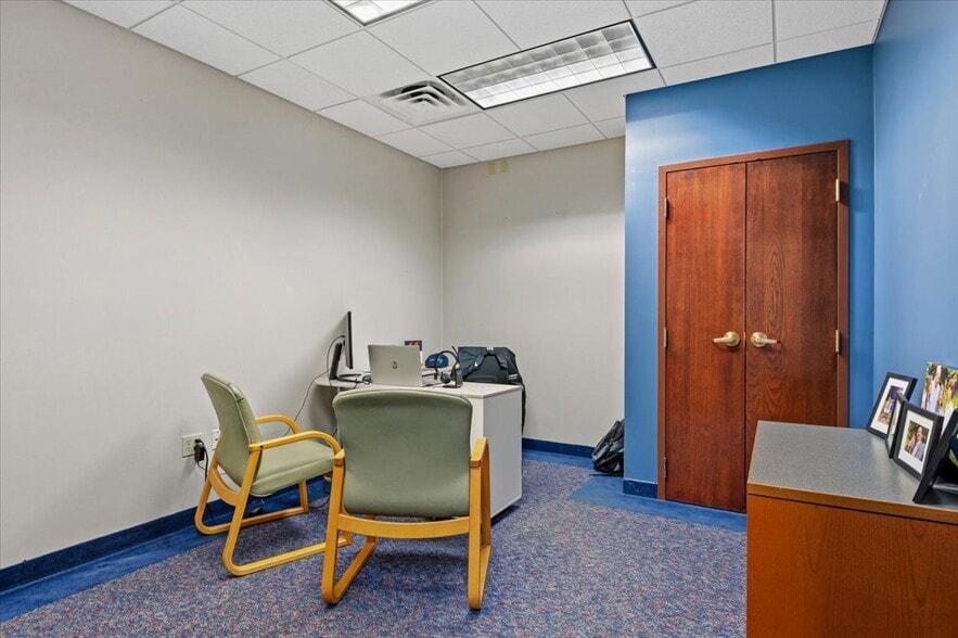 More Photos Of 1124 Centre West Dr, Springfield Office For Lease