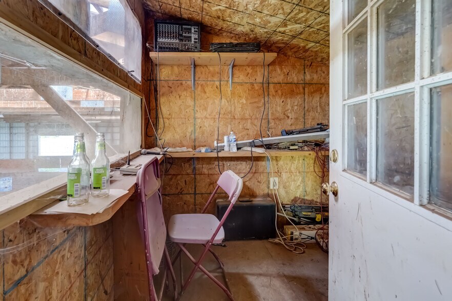 More Photos Of 1262 Fitzpatrick Rd, Auburn Specialty For Sale