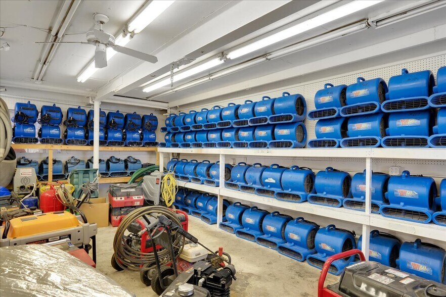 More Photos Of 1518 Petunia Ave, Louisville Warehouse For Sale