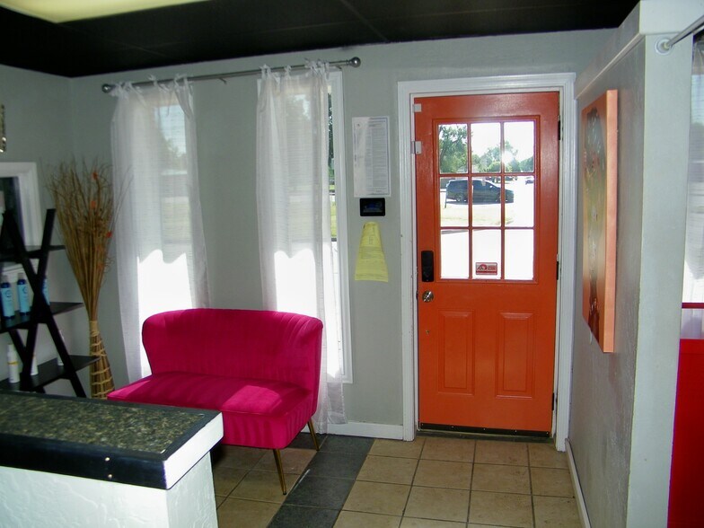 More Photos Of 604 N Van Buren St, Enid Freestanding For Sale