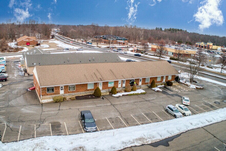 More Photos Of 76 Palomba Dr, Enfield Unknown For Lease