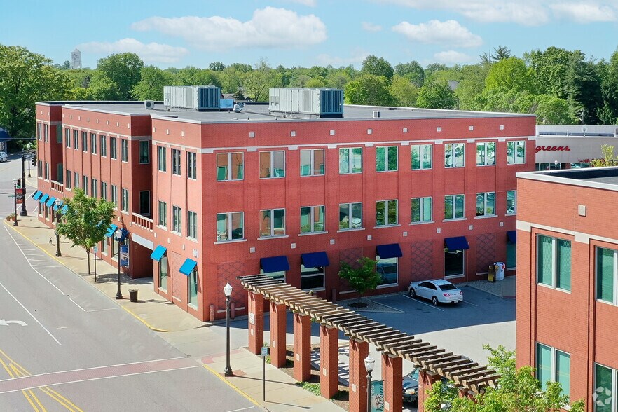 More Photos Of 101 W Vandalia St, Edwardsville Coworking Space