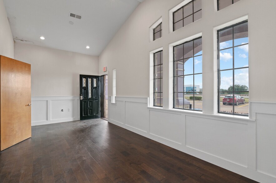 More Photos Of 3605 Interstate 30, Mesquite Medical For Lease