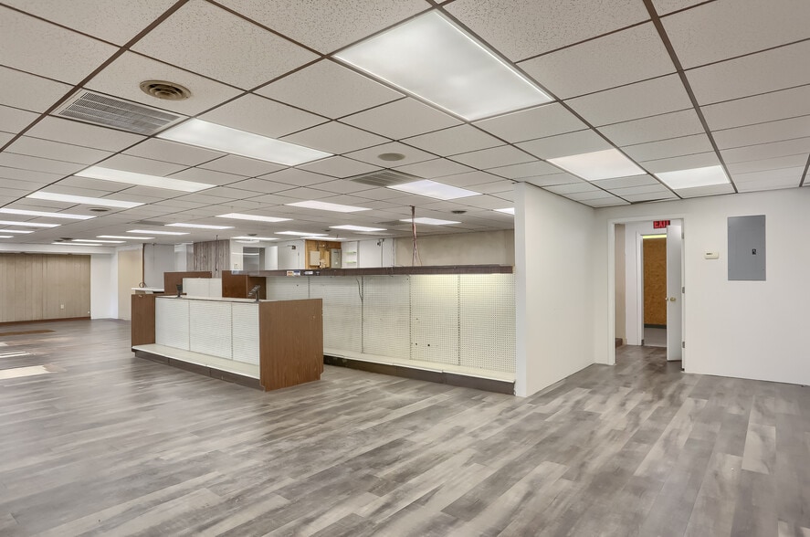 More Photos Of 708-708 Ekastown Rd, Sarver Storefront Retail Office For Sale