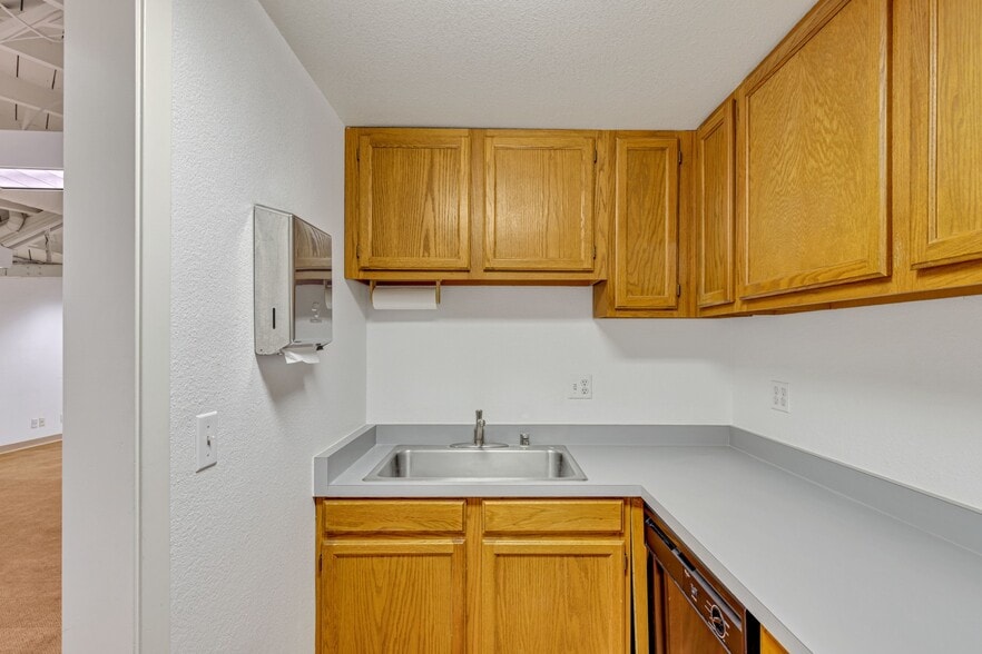 More Photos Of 220 4th St, Oakland Office For Lease
