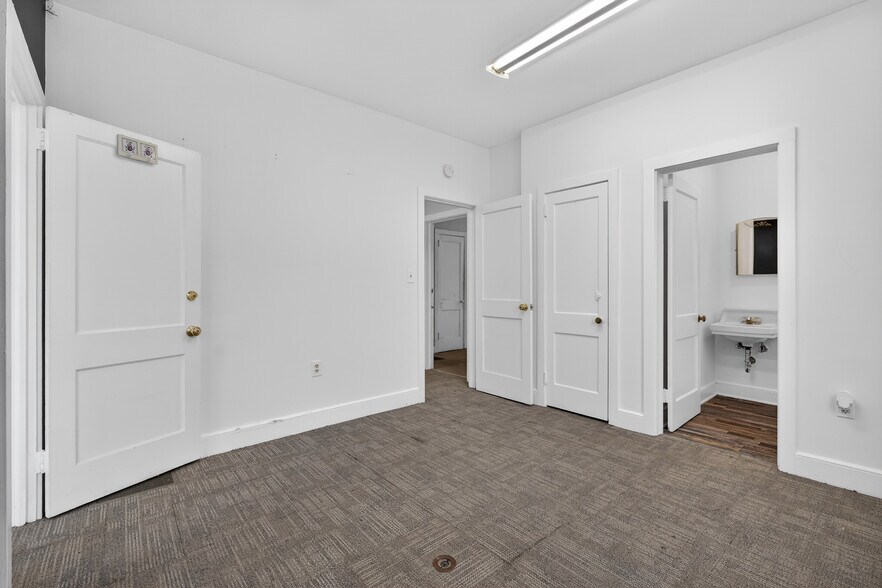 More Photos Of 671 Naugatuck Ave, Milford Warehouse For Sale