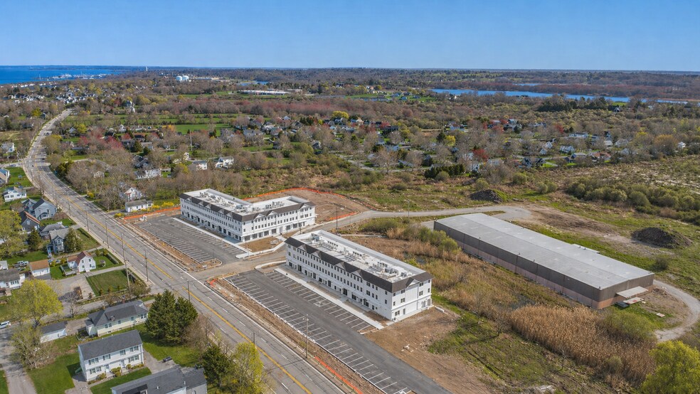 More Photos Of 1747 W Main Rd, Middletown Apartments For Lease