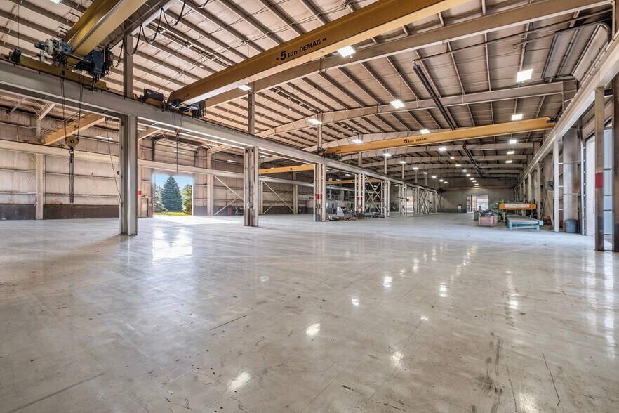 More Photos Of 4072 Flint Asphalt Dr, Burton Distribution For Sale