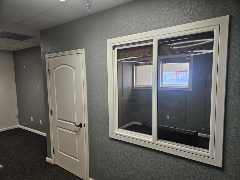 More Photos Of 400-490 Lincoln Blvd, Lincoln Unknown For Lease