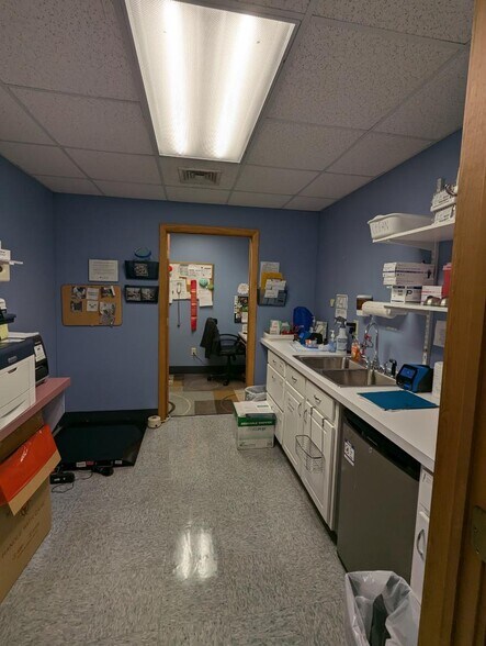 More Photos Of 1445 Wampanoag Trl, Riverside Office For Sale