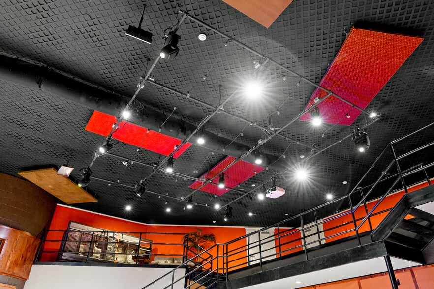 More Photos Of 2908 Epperly Dr, Del City Loft Creative Space For Sale