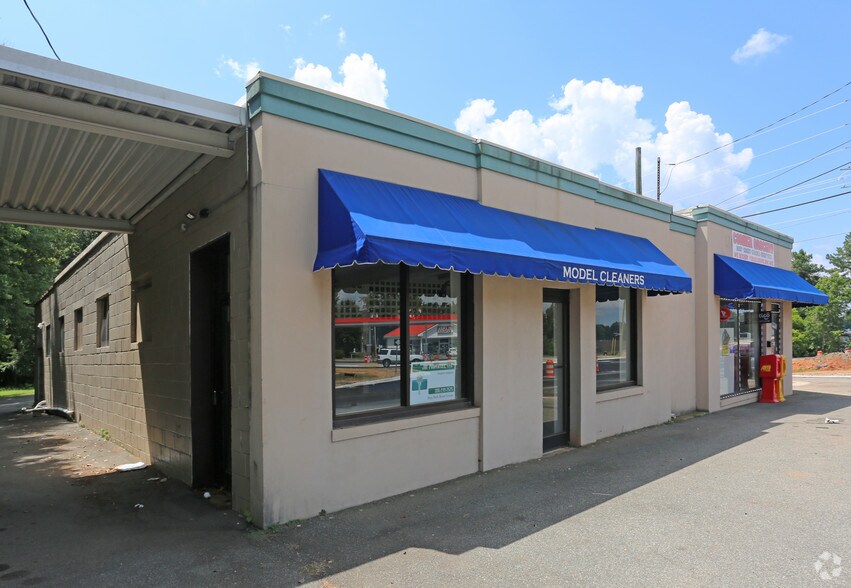 More Photos Of 520 Salem St, Lexington Freestanding For Sale