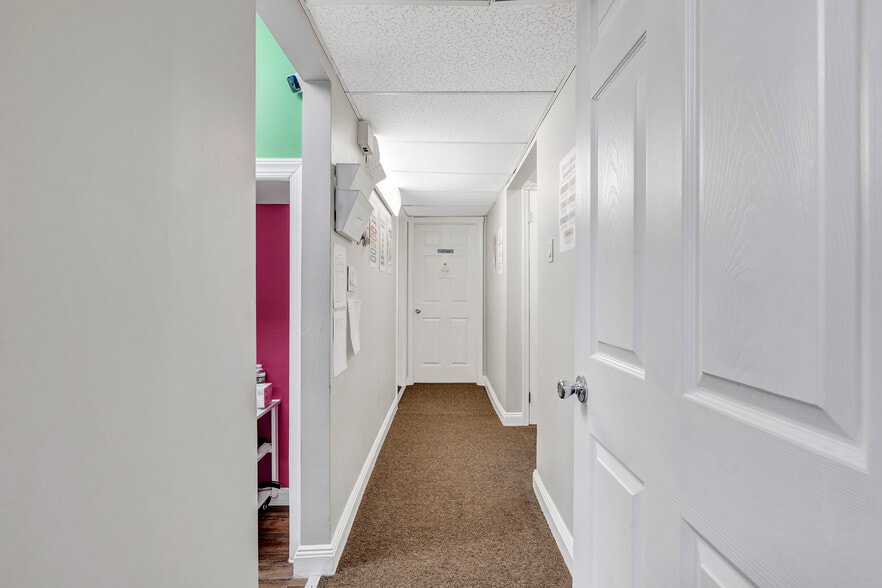 More Photos Of 482 Manor Rd, Staten Island Office For Lease