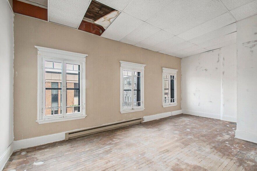 More Photos Of 111 Commercial St, Dowagiac Storefront Retail Residential For Sale