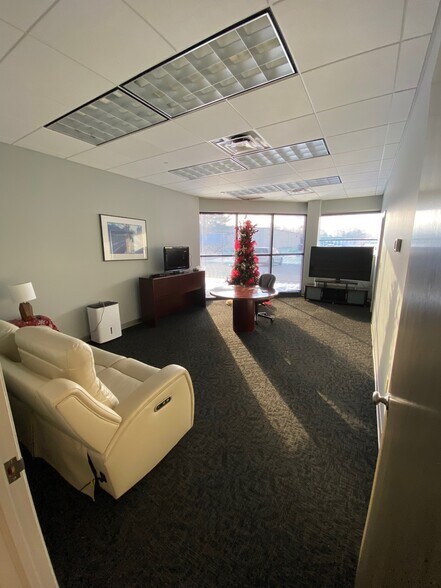 More Photos Of 1710 Leer Dr, Elkhart Office For Lease