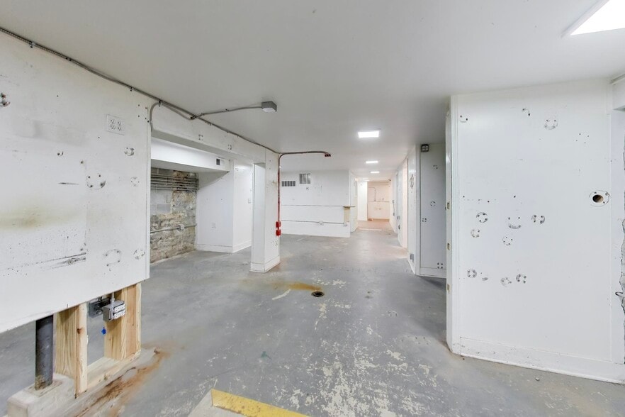 More Photos Of 1528 W Fullerton Ave, Chicago Storefront Retail Residential For Sale