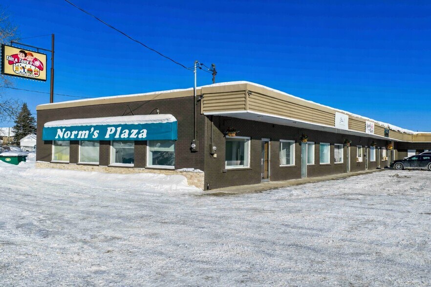 More Photos Of 2924 Old Hwy 69 N, Val Caron Freestanding For Lease