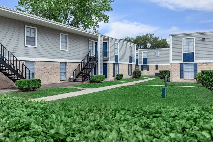 More Photos Of 8600 Theta St, Houston Apartments For Sale